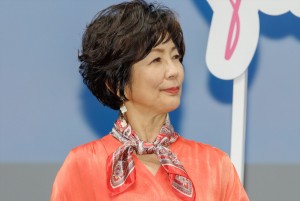 市毛良枝、映画『明日を綴る写真館』完成披露舞台あいさつに登場