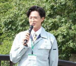 新納慎也、連続テレビ小説『おむすび』神戸ロケ取材会に登場