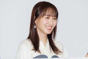 菅井友香、『チェイサーゲームW パワハラ上司は私の元カノ』記者会見に登場