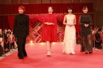 第47回日本アカデミー賞レッドカーペットに登場した（左から）アイナ・ジ・エンド、桜田ひより、原菜乃華、福原遥
