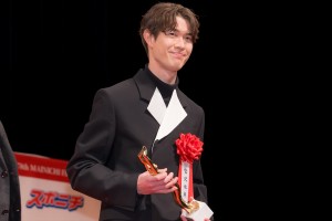 宮沢氷魚、「第78回毎日映画コンクール」表彰式に登場