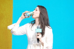 天海祐希、キリンビール新ビールブランド発表会に登場