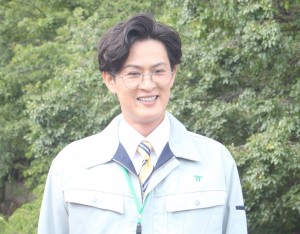 新納慎也、連続テレビ小説『おむすび』神戸ロケ取材会に登場