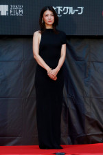 「第38回東京国際映画祭」オープニングレッドカーペットに登場した瀧内公美