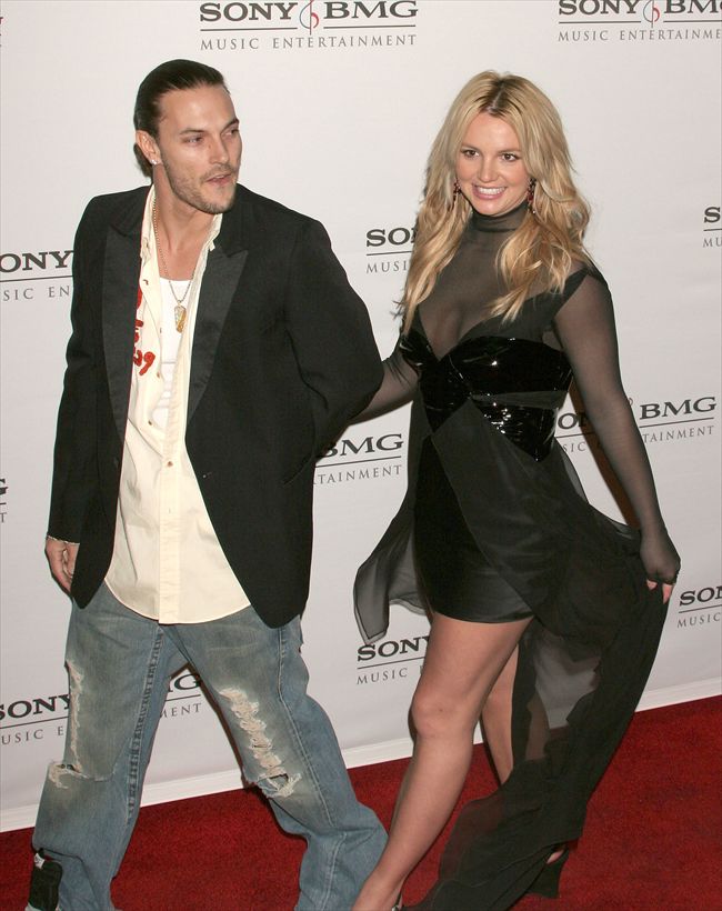 Britney Spears3640_20060208_apf_f05_003