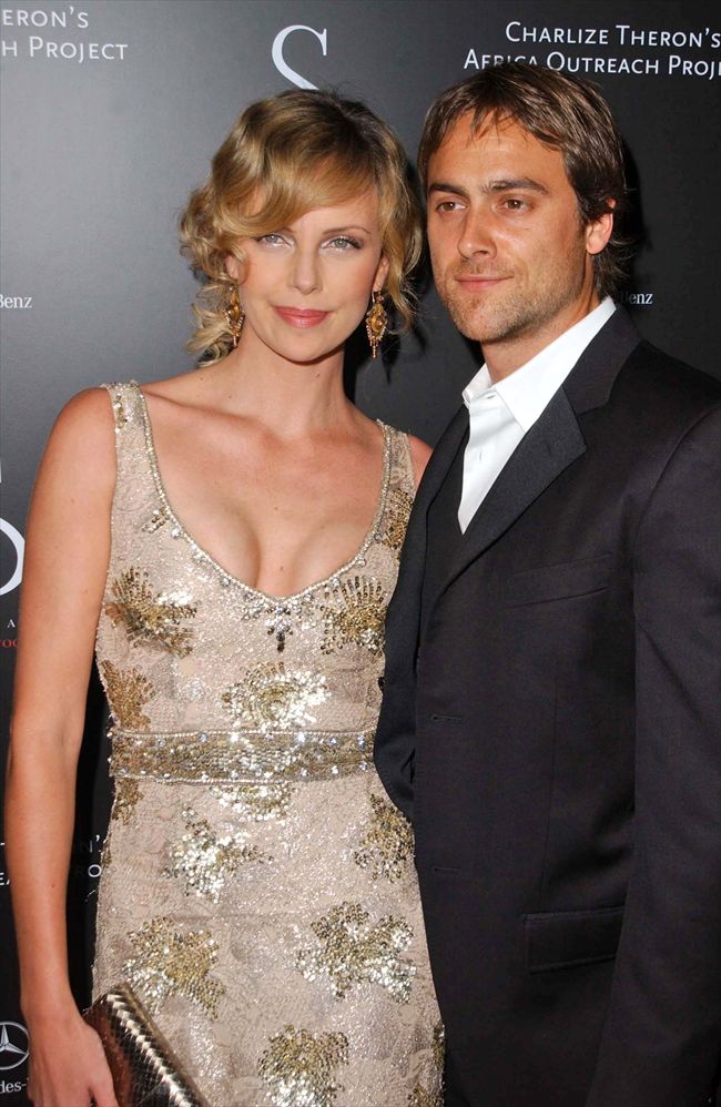 Charlize Theron4690_Charlize Theron and Stuart Townsend