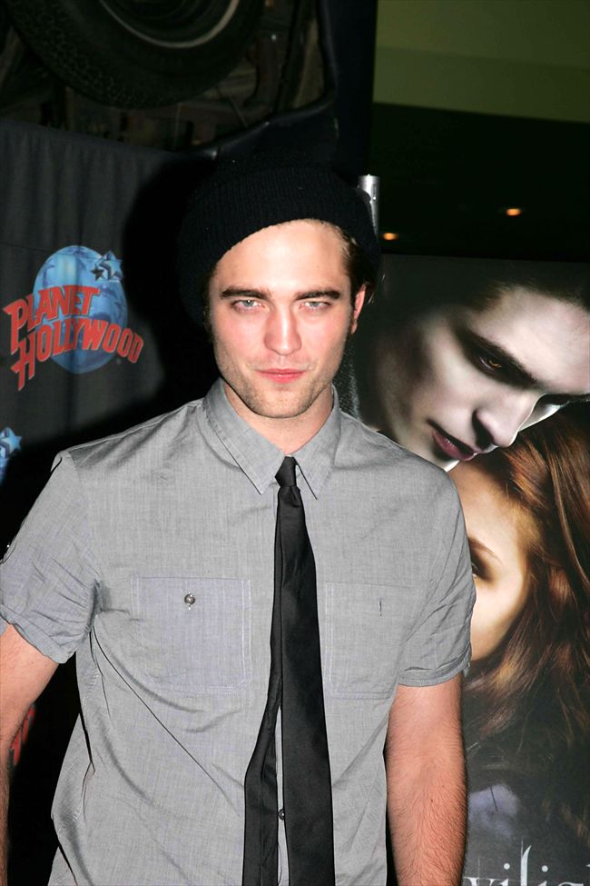 Robert Pattinson22179_Robert Pattinson5