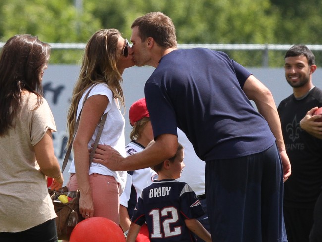 gisele tom kiss