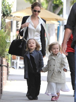 アンジェリーナ・ジョリーと双子