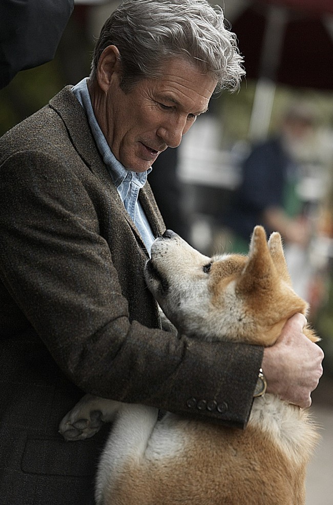 HACHI 約束の犬　ハチ公物語　リメイク　俳優犬