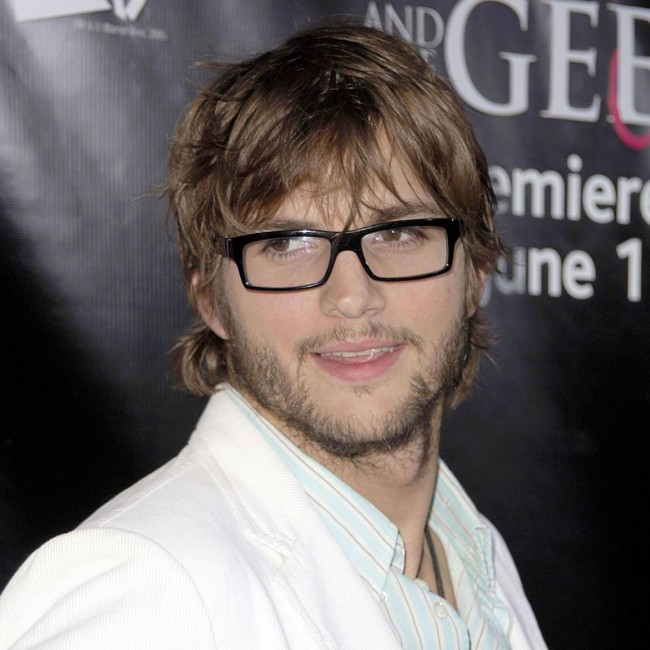 Ashton Kutcher2217_0525MYB_GM004_H