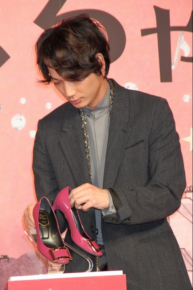 「新しい靴を買わなくちゃ」完成披露会見2012/09/25, 綾野剛