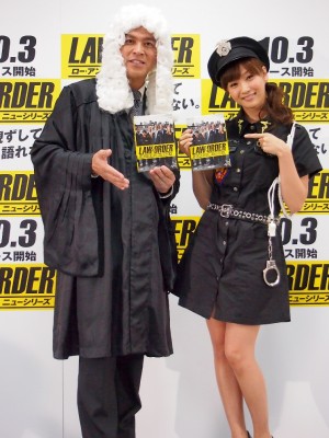 「ロー・アンド・オーダー」イベントにコスプレで登場でした岡田圭右と藤本美貴