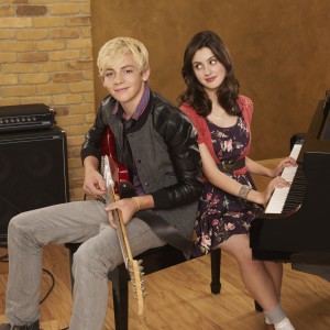 「オースティン ＆ アリー」ロス・リンチとローラ・マラノ