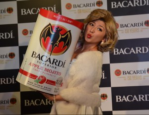 コスプレで矢口“真里リン・モンロー”に