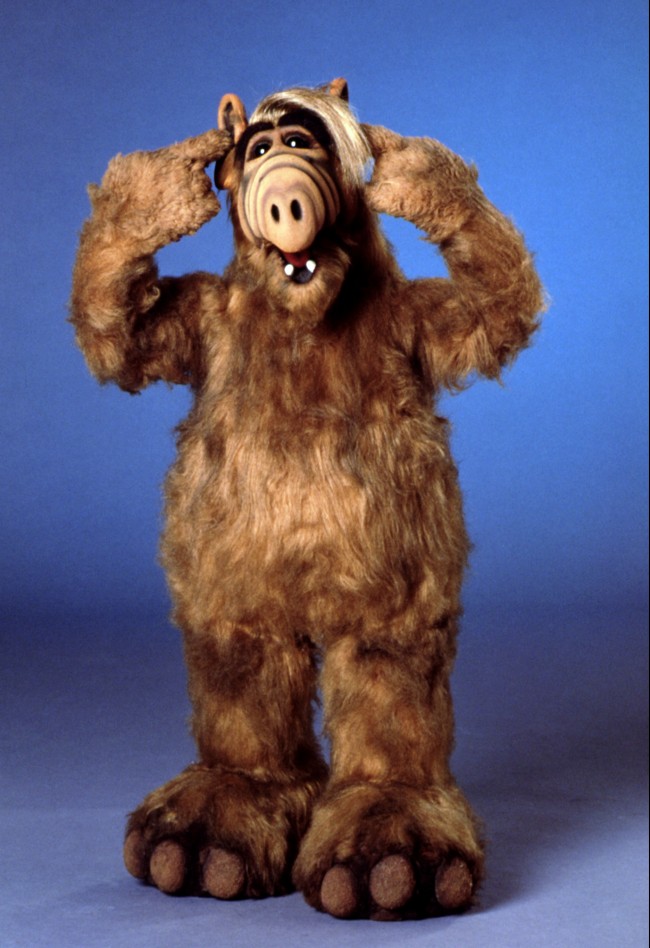 ドラマ プレイバック アルフ フォト特集 毛むくじゃらで減らず口 だけど憎めないメルマック星人 アルフ 登場 12年10月15日 写真 海外ドラマ 特集 クランクイン