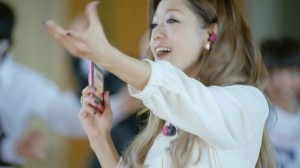 ソニー「ウォークマン」新CMで西野カナが熱唱