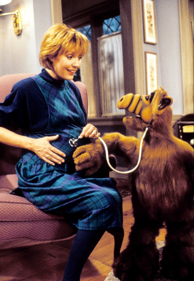 ドラマ プレイバック アルフ フォト特集 毛むくじゃらで減らず口 だけど憎めないメルマック星人 アルフ 登場 12年10月15日 写真 海外ドラマ 特集 クランクイン