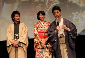 「のぼうの城」舞台挨拶で野村萬斎と上地雄輔が外国語対決!?