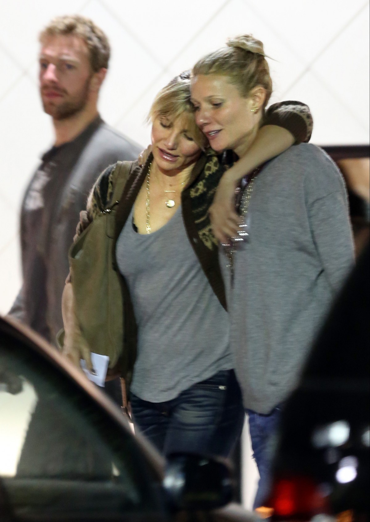 グウィネス夫妻 ニュー親友キャメロン ディアスとの高級寿司ディナーがパパラッチ 12年10月24日 セレブ ゴシップ クランクイン