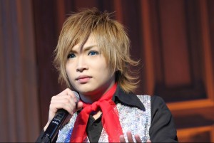 ゴールデンボンバーの鬼龍院翔がプリンセス天功の魔法でバラバラに！ゴ