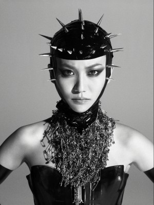 モードでエッジーなAKB48が原宿に登場！大島優子