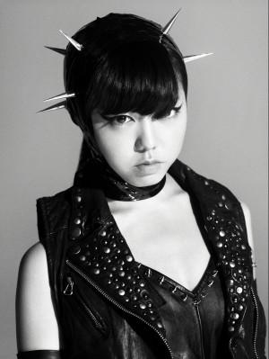 モードでエッジーなAKB48が原宿に登場！峯岸みなみ