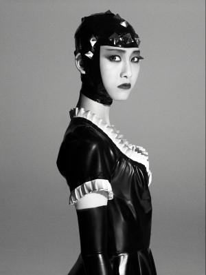 モードでエッジーなAKB48が原宿に登場！松井玲奈