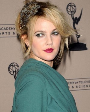 化粧映え美人ドリュー・バリモアがコスメラインを立ち上げ！