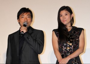 舞台挨拶に登壇した香川照之と篠原涼子