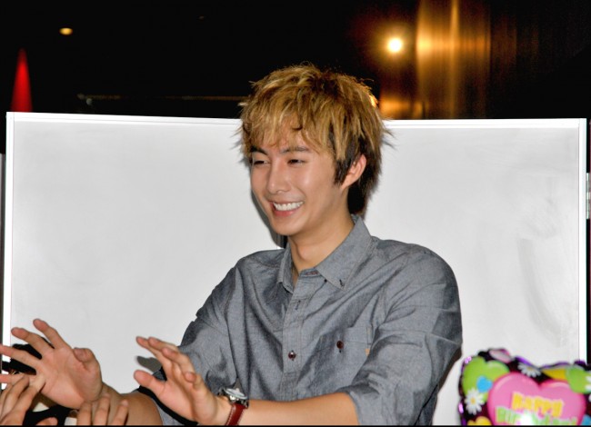 キム・ヒョンジュン（SS501 マンネ）ハイタッチ会の様子201208