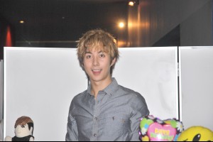 キム・ヒョンジュン（SS501 マンネ）ハイタッチ会の様子