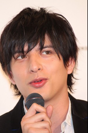 第一回インスタントコーヒー大使で男性部門にて任命された、城田優