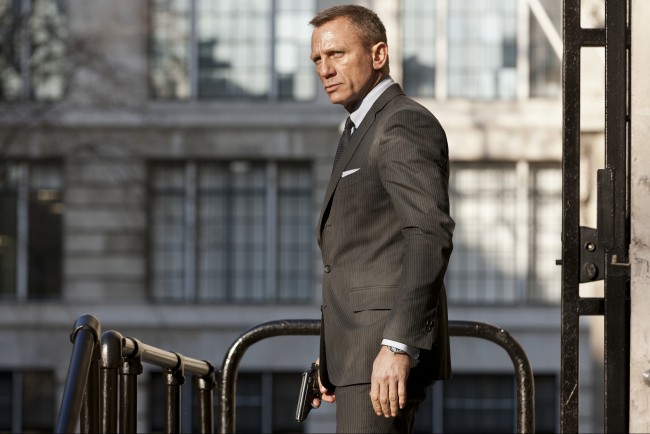 スーツが似合うダニエル クレイグ 007 ボンド役の反動で 毎日tシャツとジーンズで過ごしたい 12年11月30日 映画 インタビュー クランクイン