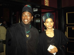 ハルに暴力をふるい耳を聞こえなくしたのは、当時付き合っていた俳優ウェズリー・スナイプスと言われている。