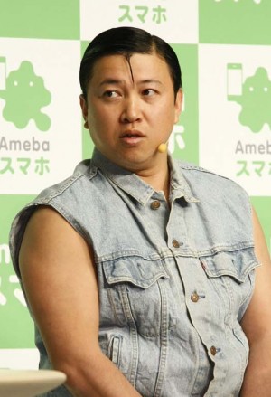 スギちゃん「ワイルドだろぉ」で流行語大賞！