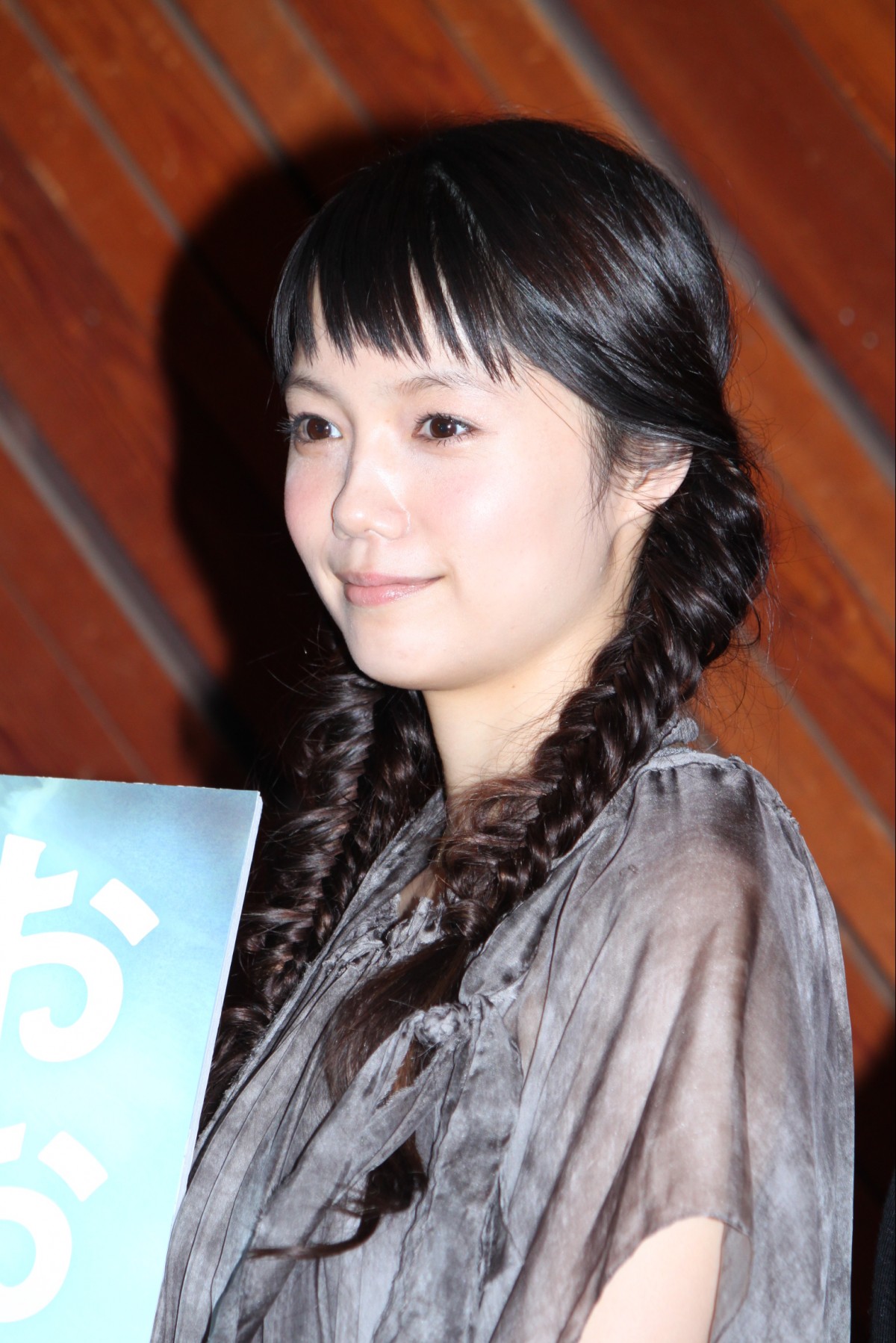 宮崎あおい アニメだけど実写のような作品 大ヒット作 おおかみこどもの雨と雪 ブルーレイ Dvd発売決定 12年12月10日 アニメ ゲーム ニュース クランクイン 宮崎あおい アニメだけど実写のような作品 大ヒット作 おおかみこどもの雨と雪 ブルーレイ Dvd発売決定 12年12月10日 アニメ ゲーム ニュース クランクイン
