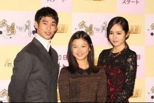 「太陽を抱く月」来日記者会見、（左より）キム・スヒョン、キム・ユジョン、ハン・ガイン