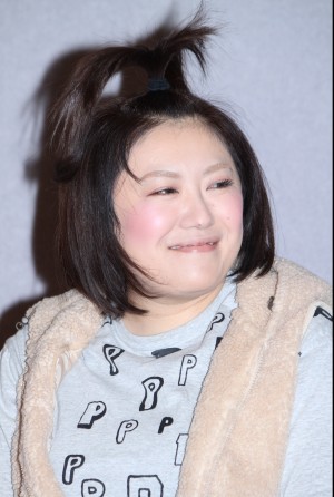 「嘆きの美女」完成披露試写会に登場した、森三中の黒沢かずこ