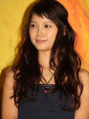 「きいろいゾウ」イエローカーペットに登場した宮崎あおい