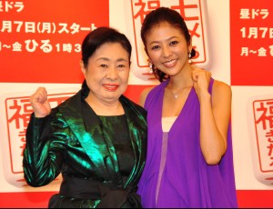 「モメる門には福きたる」制作発表会見に出席した、中村玉緒、白石美帆