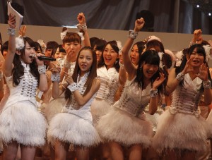 白組副キャプテンは峯岸みなみ　「第2回 AKB48紅白対抗歌合戦」