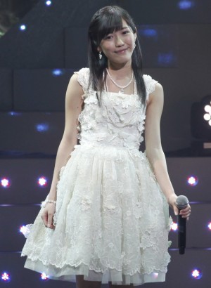 まゆゆが前田敦子ソロ曲「君は僕だ」を熱唱　第2回 AKB48紅白対抗歌合戦