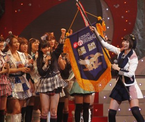 紅組圧勝でキャプテン篠田がうれし泣き