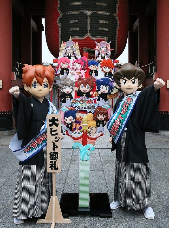 浅草寺に巨大 イナダン 羽子板 登場 ヘアスタイルまでこだわった注目の羽子板 12年12月18日 アニメ ニュース クランクイン