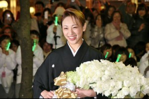 宝塚歌劇団卒業パレードに登場した、音月桂