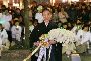 宝塚歌劇団卒業パレードに登場した、音月桂 