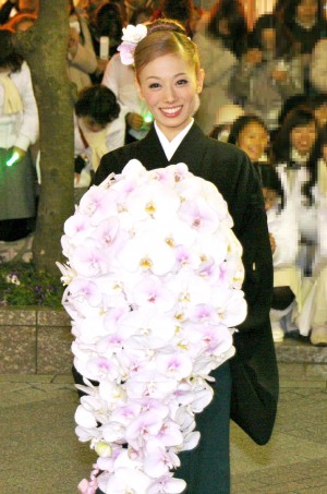 宝塚歌劇団卒業パレードに登場した、舞羽美海