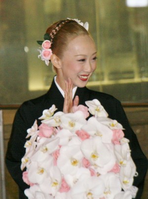 宝塚歌劇団卒業パレードに登場した、花帆杏奈