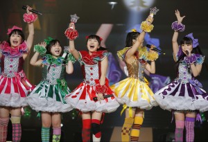 ももクロがクリスマスライブで来春アリーナ級ツアー開催発表